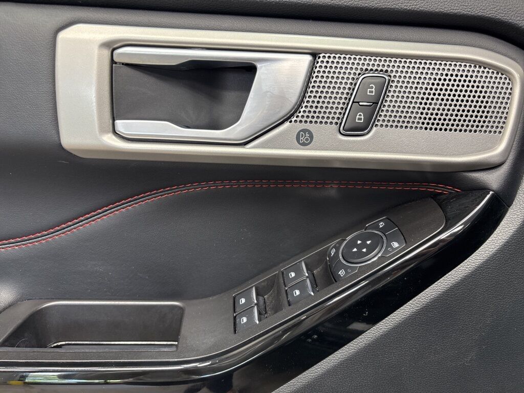2023 Ford Explorer ST-Line 4WD Minocqua WI
