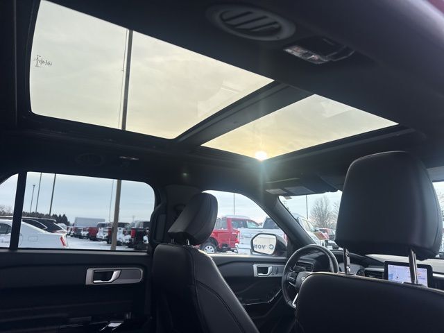 2023 Ford Explorer ST-Line Random Lake WI