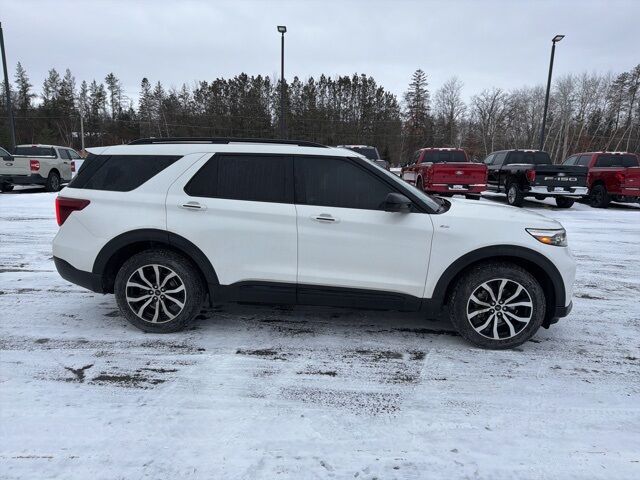 2023 Ford Explorer ST-Line photo 4
