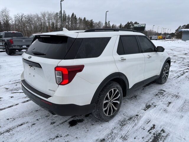 2023 Ford Explorer ST-Line photo 3