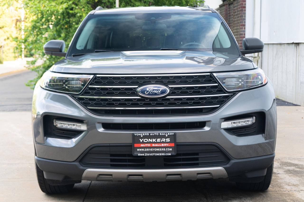 2023 Ford Explorer XLT photo 3