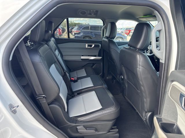 2023 Ford Explorer XLT Random Lake WI