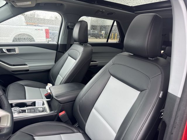 2023 Ford Explorer XLT Random Lake WI