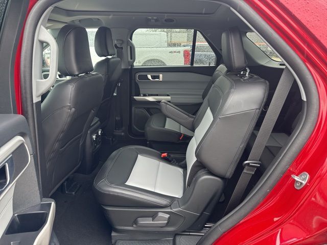 2023 Ford Explorer XLT Random Lake WI