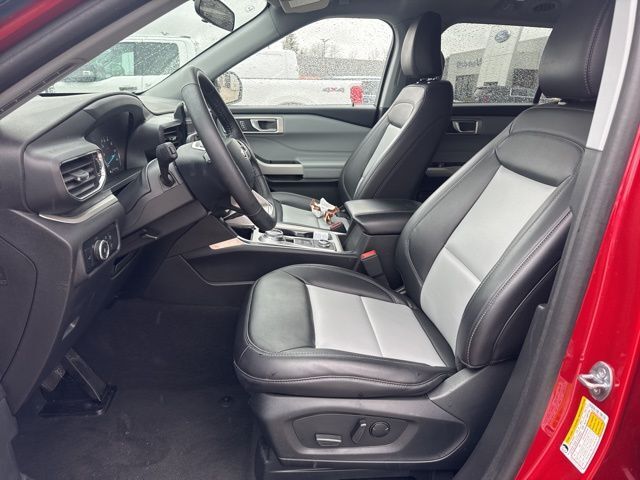 2023 Ford Explorer XLT Random Lake WI