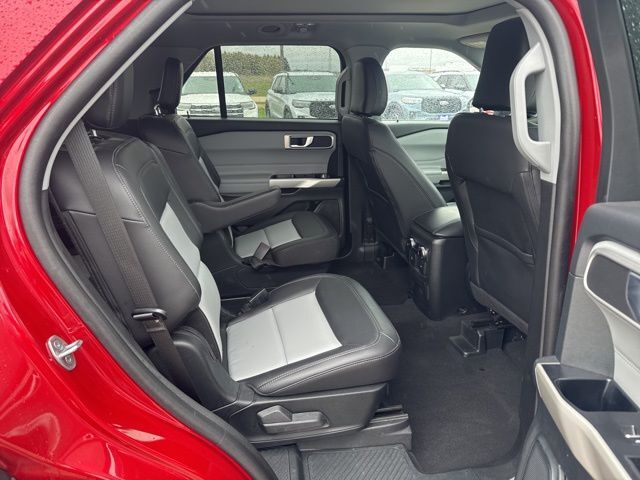 2023 Ford Explorer XLT Random Lake WI