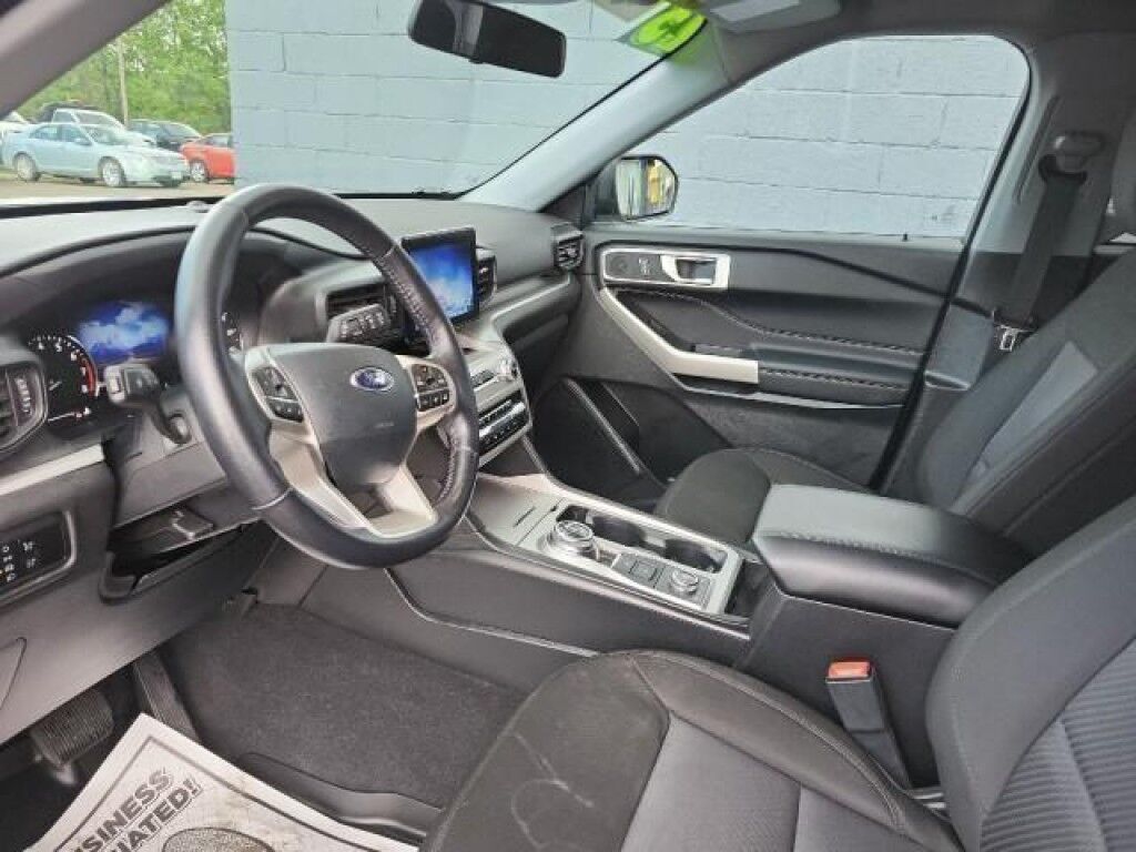 2023 Ford Explorer XLT Vestal NY
