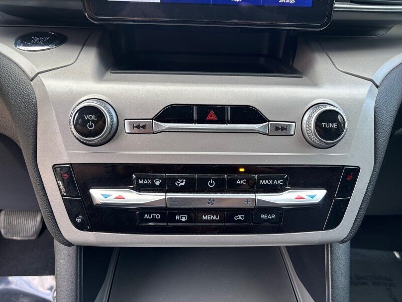 2023 Ford Explorer XLT w/THREE-ROW LTHR. Seffner FL