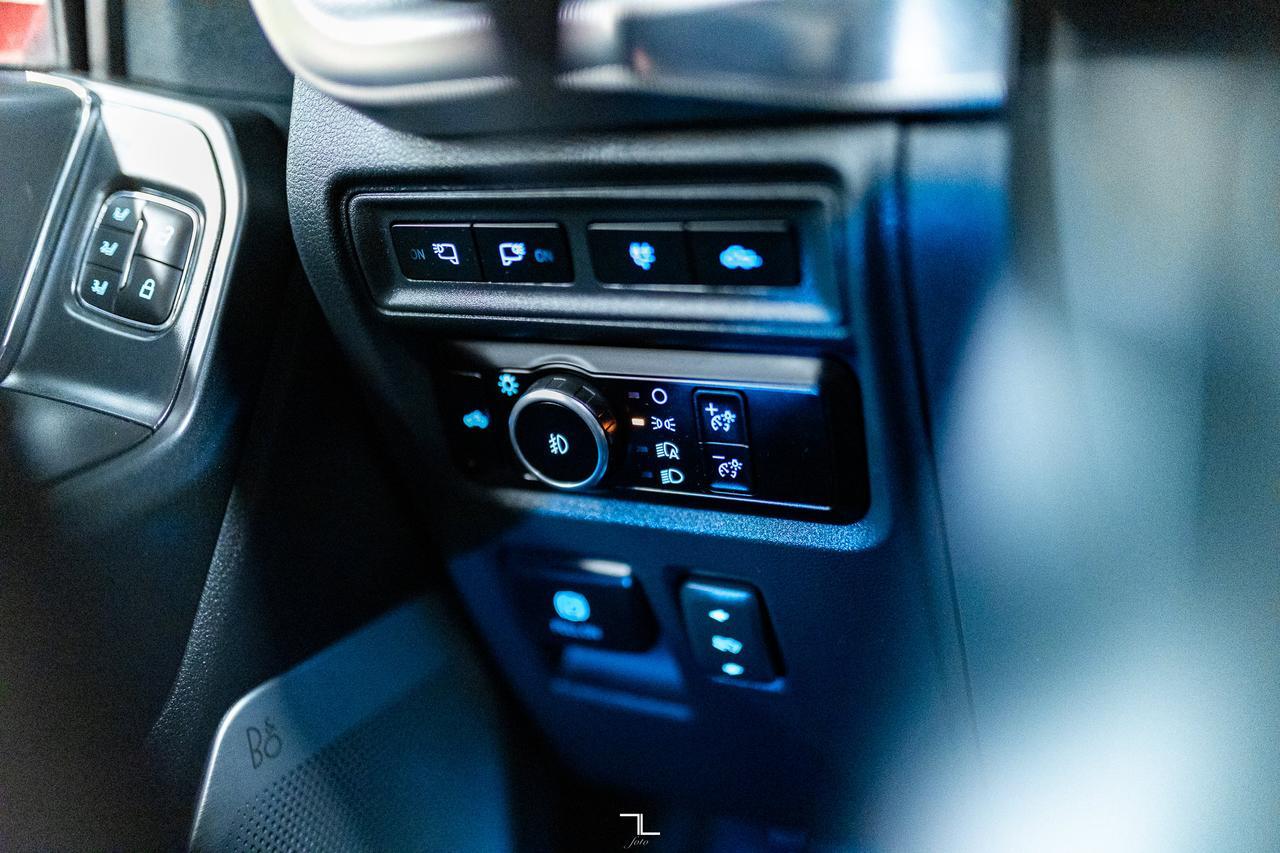 2023 Ford F-150 4x4 Super Crew Raptor Leather Roof Nav BCam Red Deer AB