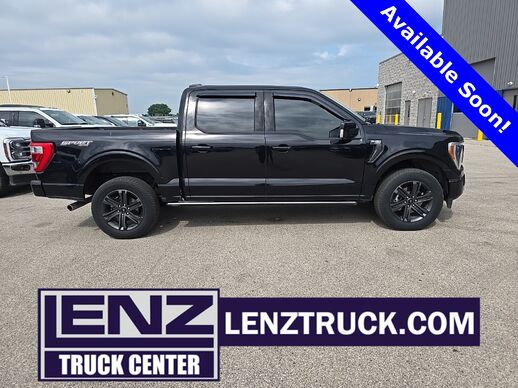 2023_Ford_F-150_4x4 SuperCrew Lariat_ Fond du Lac WI