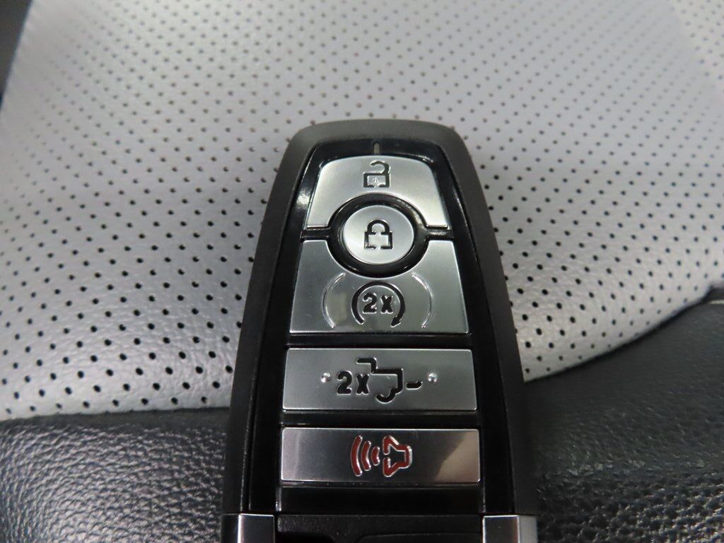 2023 Ford F-150 4x4 SuperCrew Lariat Fond du Lac WI