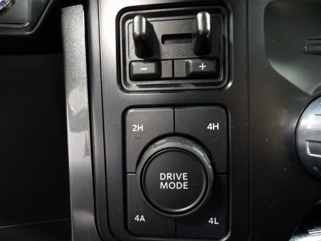 2023 Ford F-150 4x4 SuperCrew Lariat Fond du Lac WI
