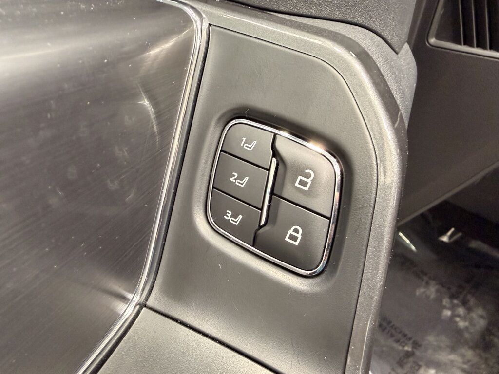 2023 Ford F-150 4x4 SuperCrew Lariat Minocqua WI