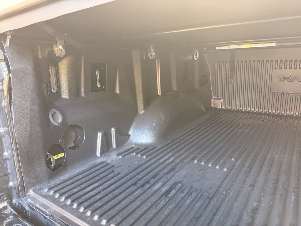 2023 Ford F-150 4x4 SuperCrew Lariat Minocqua WI