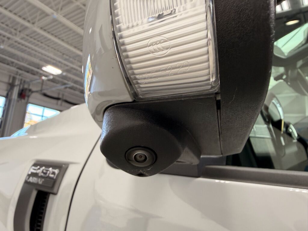 2023 Ford F-150 4x4 SuperCrew Lariat Minocqua WI