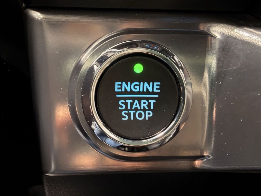 2023 Ford F-150 4x4 SuperCrew Lariat Minocqua WI