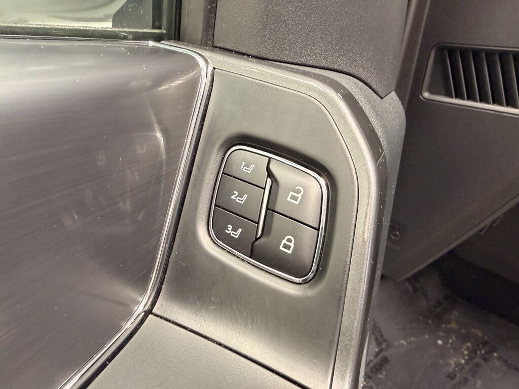 2023 Ford F-150 4x4 SuperCrew Lariat Minocqua WI