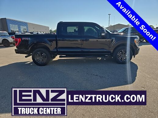 2023_Ford_F-150_4x4 SuperCrew XLT_ Fond du Lac WI