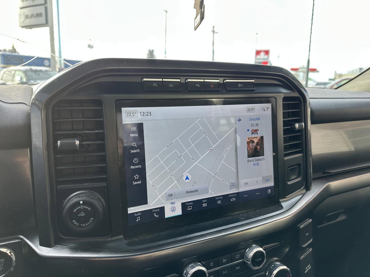 2023 Ford F-150 LARIAT 4WD | 502a | Sport Pkg | Pano Roof | Trailer Tow Pkg | 136L Tank | Black Pkg | 2 Sets Rims Redwater AB