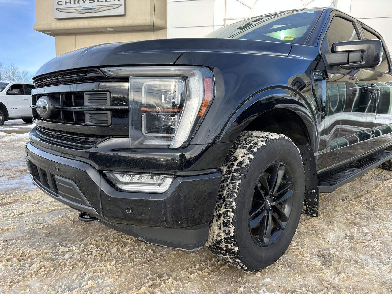 2023 Ford F-150 LARIAT 4WD | 502a | Sport Pkg | Pano Roof | Trailer Tow Pkg | 136L Tank | Black Pkg | 2 Sets Rims Redwater AB