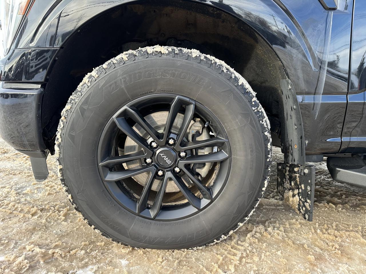 2023 Ford F-150 LARIAT 4WD | 502a | Sport Pkg | Pano Roof | Trailer Tow Pkg | 136L Tank | Black Pkg | 2 Sets Rims Redwater AB