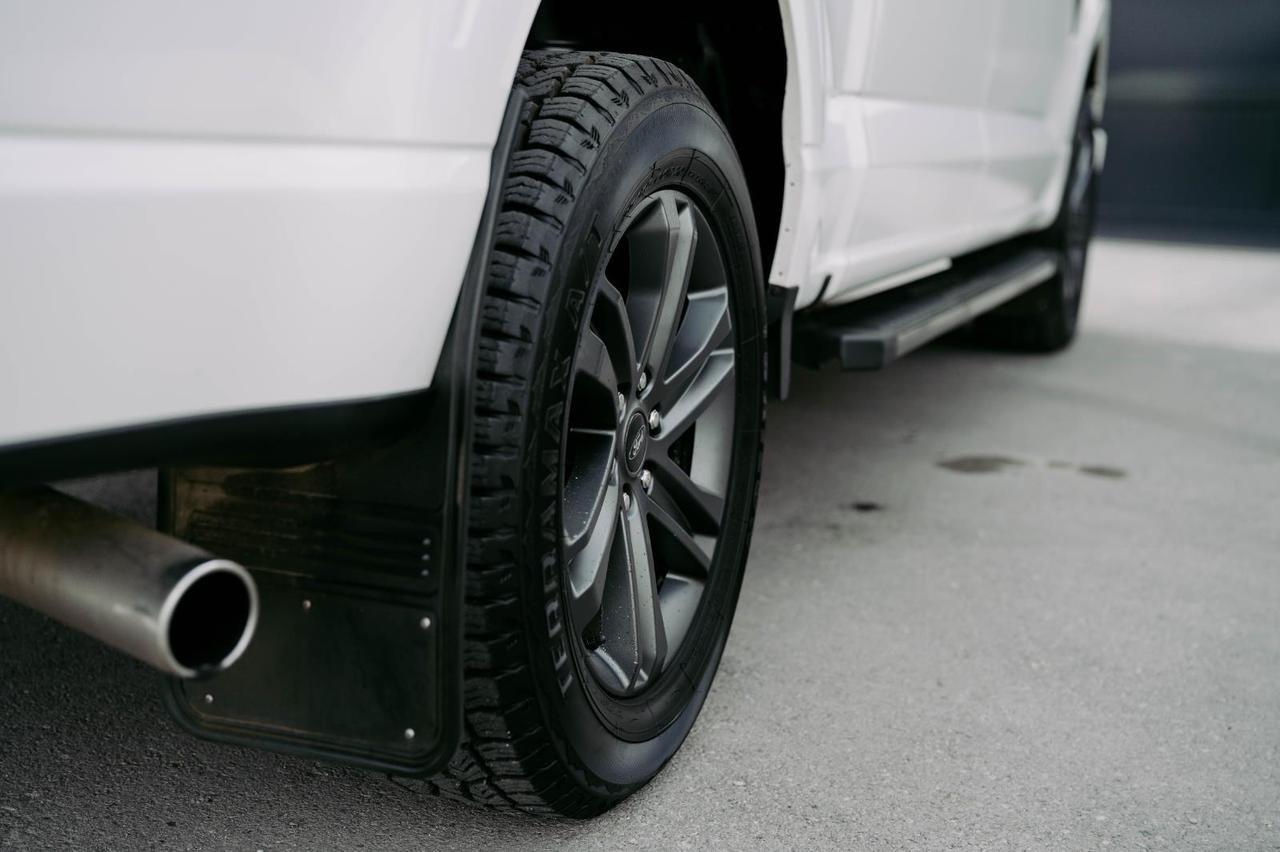 2023 Ford F-150 Lariat photo 9