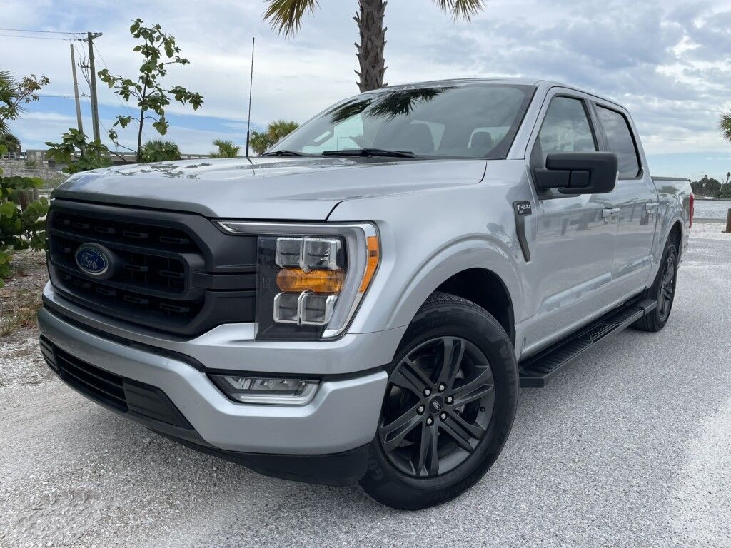 2023 Ford F-150 LARIAT~4X2~ACCIDENT AVOIDANCE SYSTEMS~CONNECTED CAR INTEGRATED AAPPS~CRASH SENSORS~CRUISE CONTROL~KEYLESS ENTRY~LIFT ASSIST TAILGATE~REMOTE ENGINE START~RUNNING BOARDS~TRAILER HITCH~TRAILER WIRING Sarasota FL