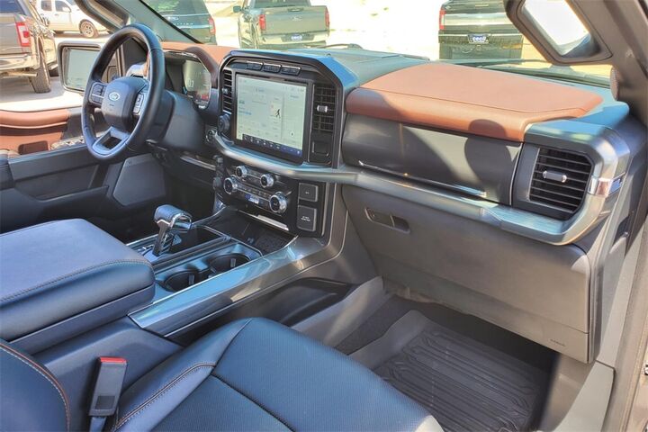 2023 Ford F-150 Lariat  TX