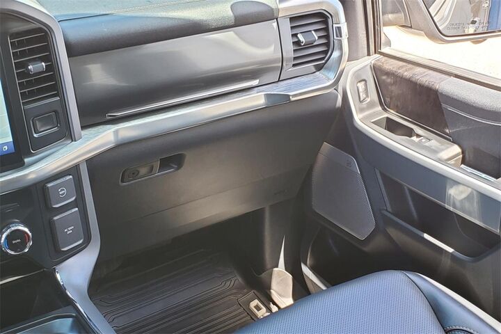 2023 Ford F-150 Lariat  TX