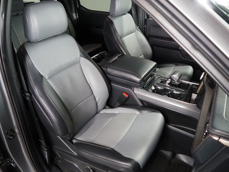 2023 Ford F-150 Lightning LARIAT 4WD Extended Range *NAVIGATION, BLUE CRUISE, SAFETY ALERTS, 360 VIEW CAMERAS, TWIN PANEL MOONROOF, LEATHER, CLIMATE SEATS, HEATED STEERING, TOW TECH PKG, BANG & OLUFSEN, WIRELESS CHARGING, ANDROID & APPLE