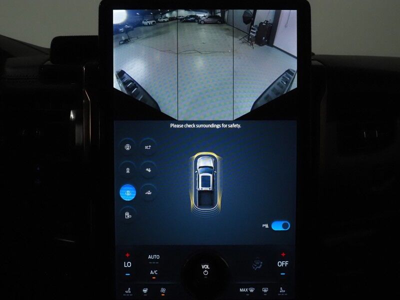 2023 Ford F-150 Lightning LARIAT 4WD Extended Range *NAVIGATION, BLUE CRUISE, SAFETY ALERTS, 360 VIEW CAMERAS, TWIN PANEL MOONROOF, LEATHER, CLIMATE SEATS, HEATED STEERING, TOW TECH PKG, BANG & OLUFSEN, WIRELESS CHARGING, ANDROID & APPLE Round Rock TX