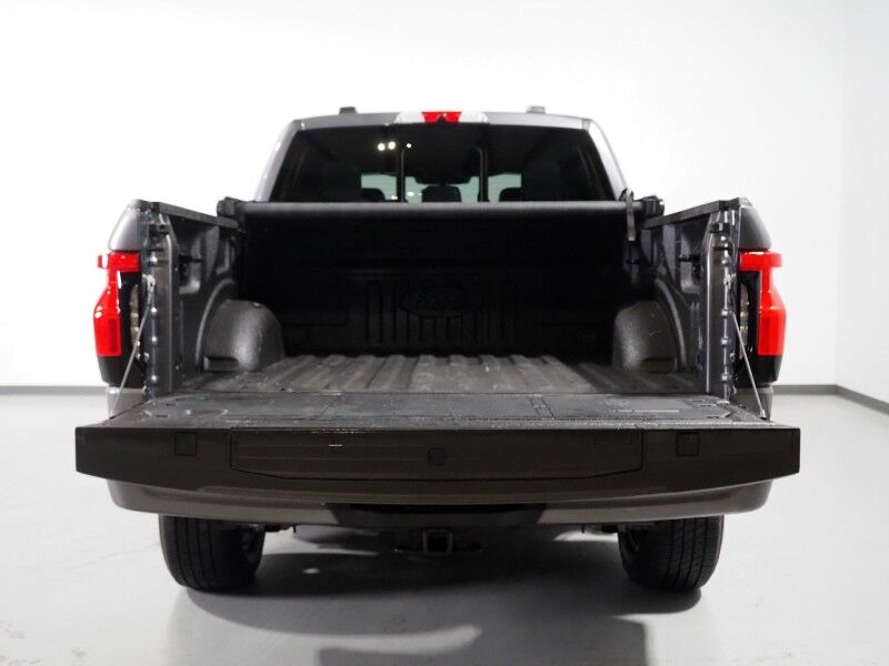 2023 Ford F-150 Lightning LARIAT 4WD Extended Range *NAVIGATION, BLUE CRUISE, SAFETY ALERTS, 360 VIEW CAMERAS, TWIN PANEL MOONROOF, LEATHER, CLIMATE SEATS, HEATED STEERING, TOW TECH PKG, BANG & OLUFSEN, WIRELESS CHARGING, ANDROID & APPLE Round Rock TX