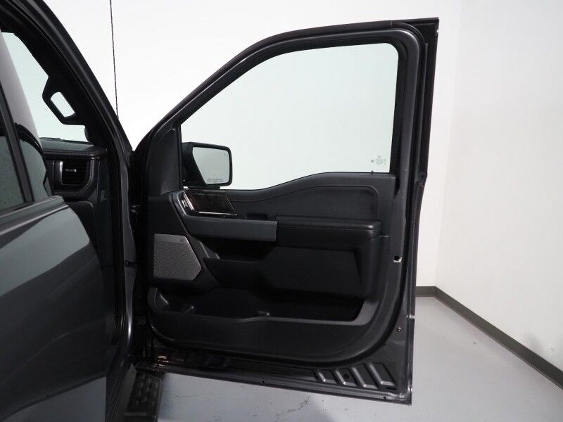 2023 Ford F-150 Lightning LARIAT 4WD Extended Range *NAVIGATION, BLUE CRUISE, SAFETY ALERTS, 360 VIEW CAMERAS, TWIN PANEL MOONROOF, LEATHER, CLIMATE SEATS, HEATED STEERING, TOW TECH PKG, BANG & OLUFSEN, WIRELESS CHARGING, ANDROID & APPLE Round Rock TX