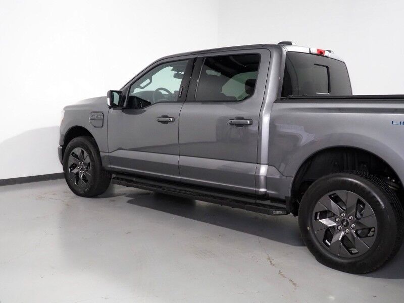 2023 Ford F-150 Lightning LARIAT 4WD Extended Range *NAVIGATION, BLUE CRUISE, SAFETY ALERTS, 360 VIEW CAMERAS, TWIN PANEL MOONROOF, LEATHER, CLIMATE SEATS, HEATED STEERING, TOW TECH PKG, BANG & OLUFSEN, WIRELESS CHARGING, ANDROID & APPLE Round Rock TX
