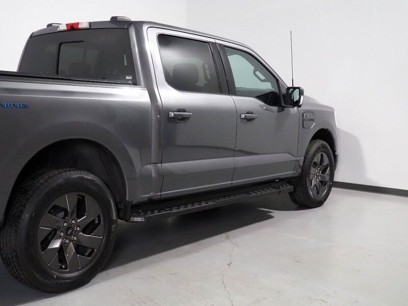 2023 Ford F-150 Lightning LARIAT 4WD Extended Range *NAVIGATION, BLUE CRUISE, SAFETY ALERTS, 360 VIEW CAMERAS, TWIN PANEL MOONROOF, LEATHER, CLIMATE SEATS, HEATED STEERING, TOW TECH PKG, BANG & OLUFSEN, WIRELESS CHARGING, ANDROID & APPLE Round Rock TX