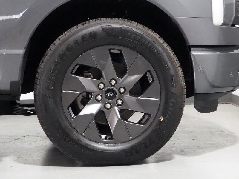 2023 Ford F-150 Lightning LARIAT 4WD Extended Range *NAVIGATION, BLUE CRUISE, SAFETY ALERTS, 360 VIEW CAMERAS, TWIN PANEL MOONROOF, LEATHER, CLIMATE SEATS, HEATED STEERING, TOW TECH PKG, BANG & OLUFSEN, WIRELESS CHARGING, ANDROID & APPLE Round Rock TX