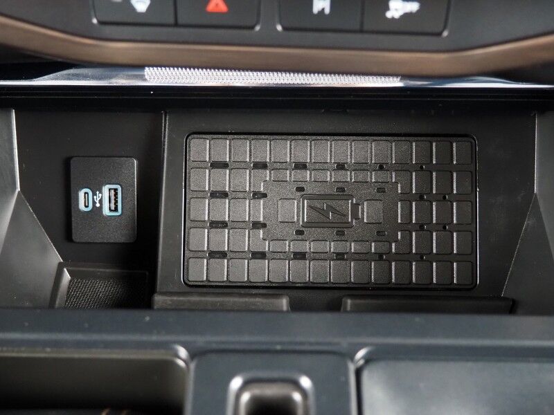 2023 Ford F-150 Lightning LARIAT 4WD Extended Range *NAVIGATION, BLUE CRUISE, SAFETY ALERTS, 360 VIEW CAMERAS, TWIN PANEL MOONROOF, LEATHER, CLIMATE SEATS, HEATED STEERING, TOW TECH PKG, BANG & OLUFSEN, WIRELESS CHARGING, ANDROID & APPLE Round Rock TX