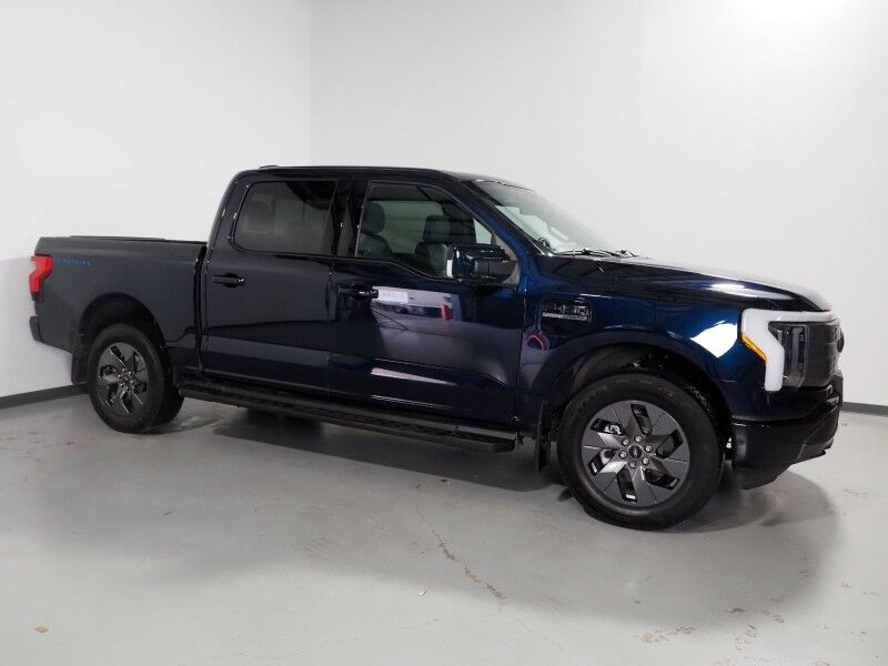2023 Ford F-150 Lightning LARIAT 4WD Extended Range *NAVIGATION, BLUE CRUISE, SAFETY ALERTS, 360 VIEW CAMERAS, TWIN PANEL MOONROOF, LEATHER, CLIMATE SEATS, HEATED STEERING, TOW TECH PKG, BANG & OLUFSEN, WIRELESS CHARGING, ANDROID & APPLE