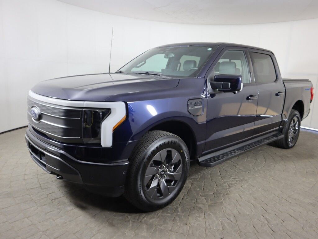 2023 Ford F-150 Lightning LARIAT 4WD High Pkg w/Twin Panel Moonroof Maumee OH