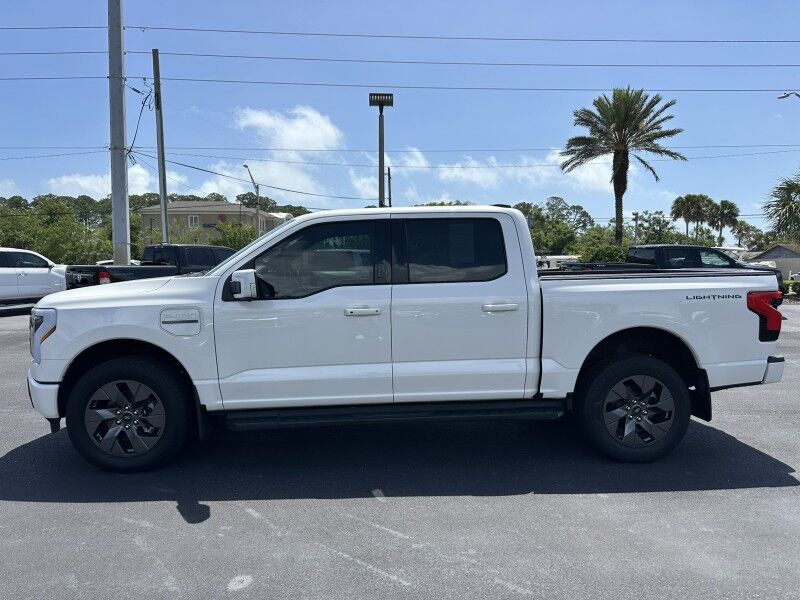 2023 Ford F-150 Lightning LARIAT