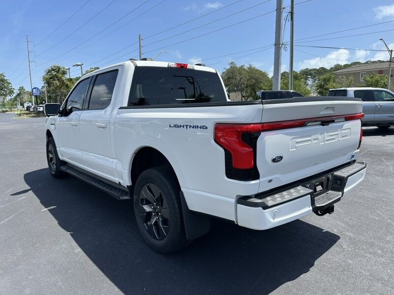 2023 Ford F-150 Lightning LARIAT