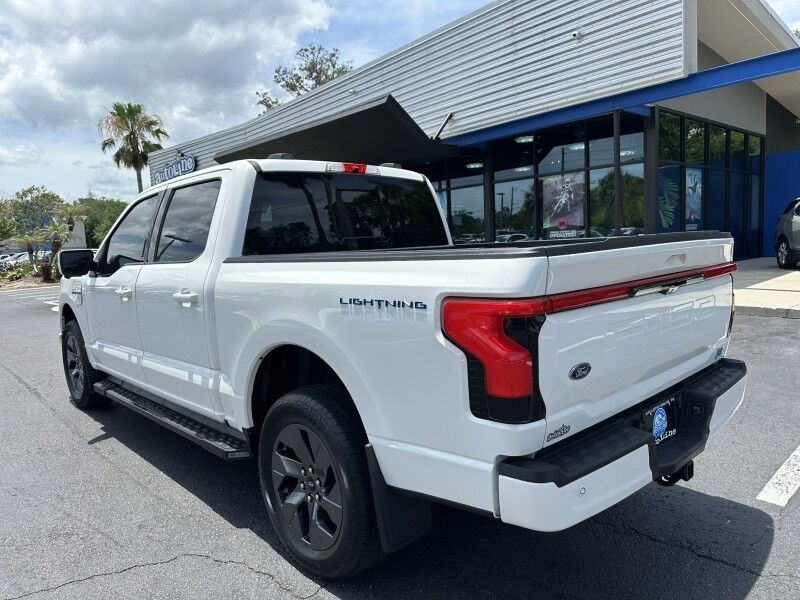 2023 Ford F-150 Lightning LARIAT