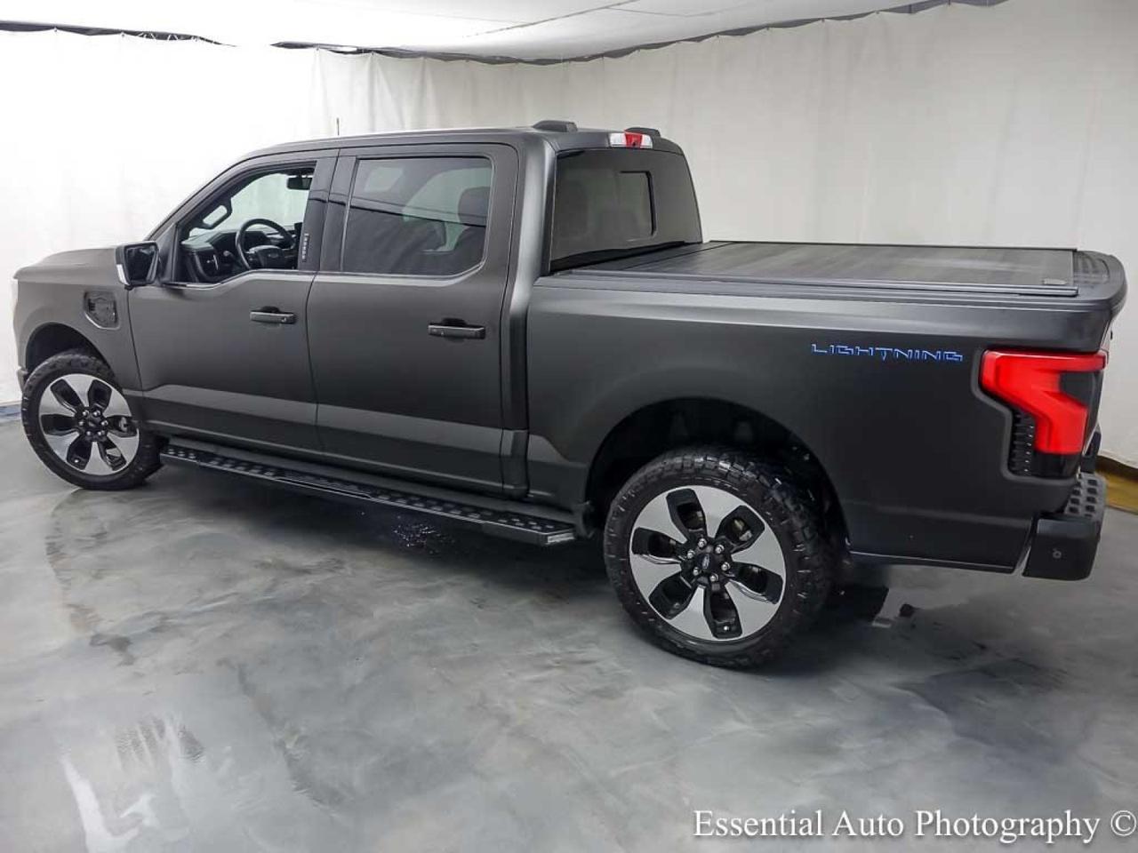 2023 Ford F-150 Lightning Platinum Willowbrook IL