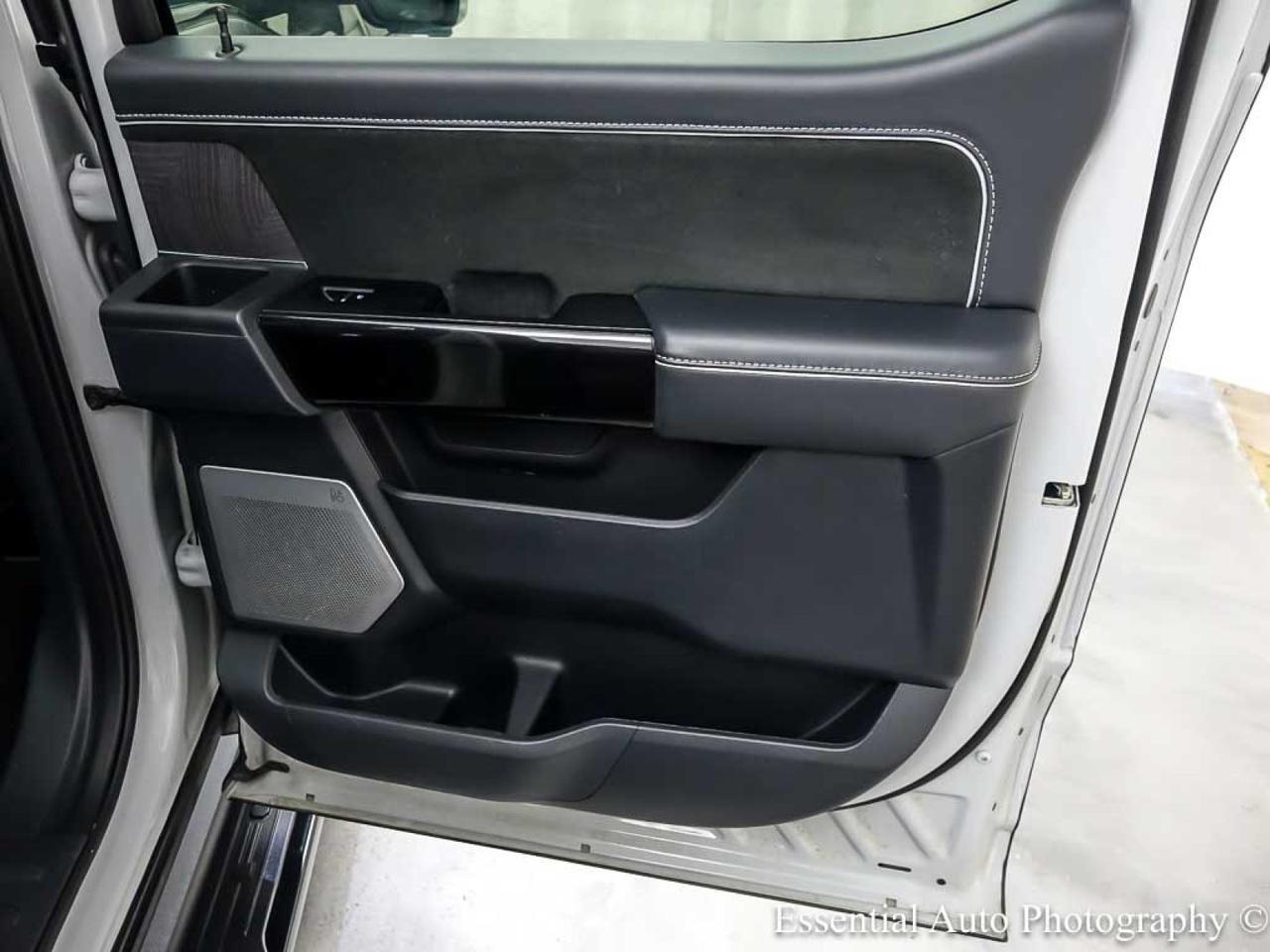 2023 Ford F-150 Lightning Platinum Willowbrook IL