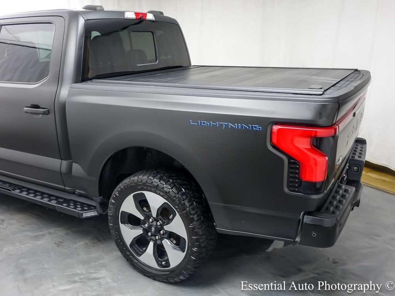 2023 Ford F-150 Lightning Platinum Willowbrook IL