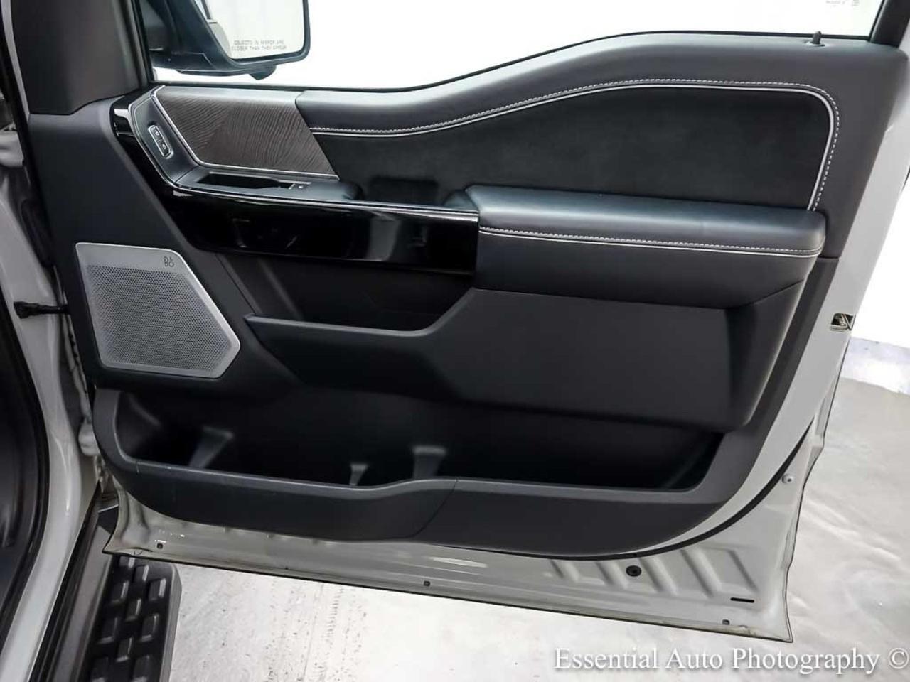 2023 Ford F-150 Lightning Platinum Willowbrook IL