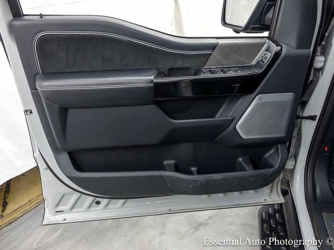 2023 Ford F-150 Lightning Platinum Willowbrook IL