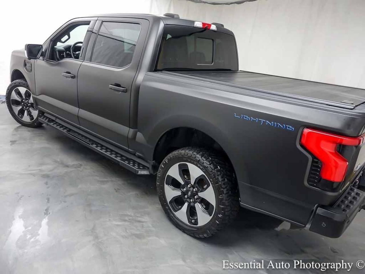 2023 Ford F-150 Lightning Platinum Willowbrook IL