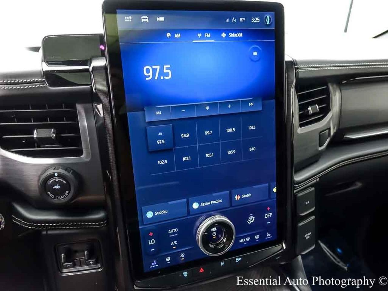 2023 Ford F-150 Lightning Platinum Willowbrook IL