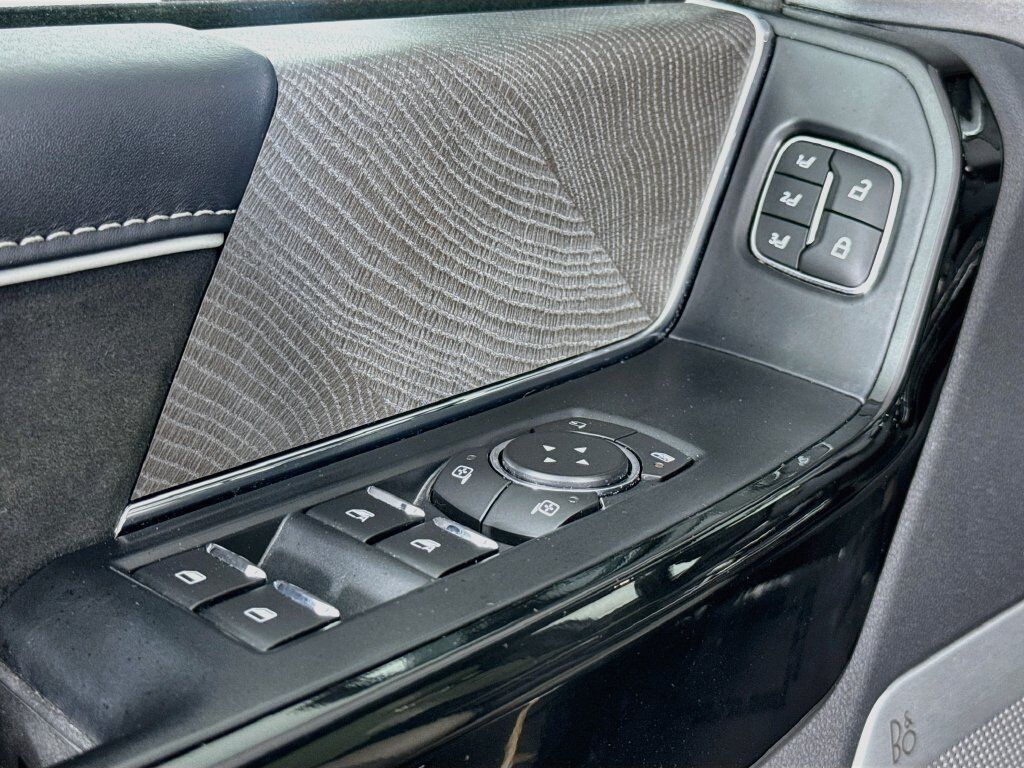 2023 Ford F-150 Lightning Platinum Willowbrook IL